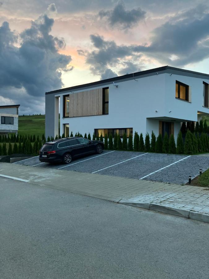 Luxury Apartments Maly Slavkov Buitenkant foto
