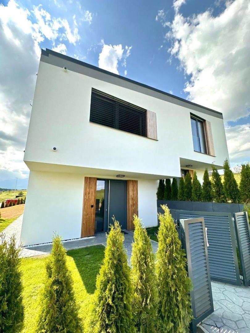 Luxury Apartments Maly Slavkov Buitenkant foto