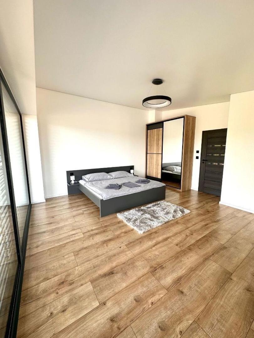 Luxury Apartments Maly Slavkov Buitenkant foto