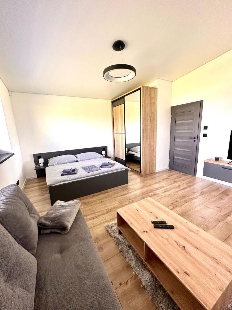 Luxury Apartments Maly Slavkov Buitenkant foto